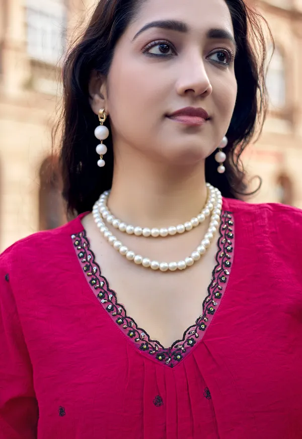 Pink_Viscos_Slub_Thread_&_Hand_Work_Kurta_&_Pant_With_Dupatta_For_Women-KESARIYA