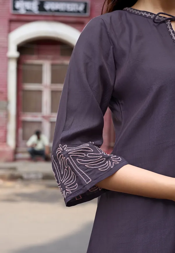 Purple_Viscos_Rayon_Threadwork_Kurta_With_Trouser_Co-Ords_For_Women-CLASSIC