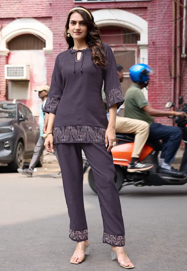 Purple_Viscos_Rayon_Threadwork_Kurta_With_Trouser_Co-Ords_For_Women-CLASSIC