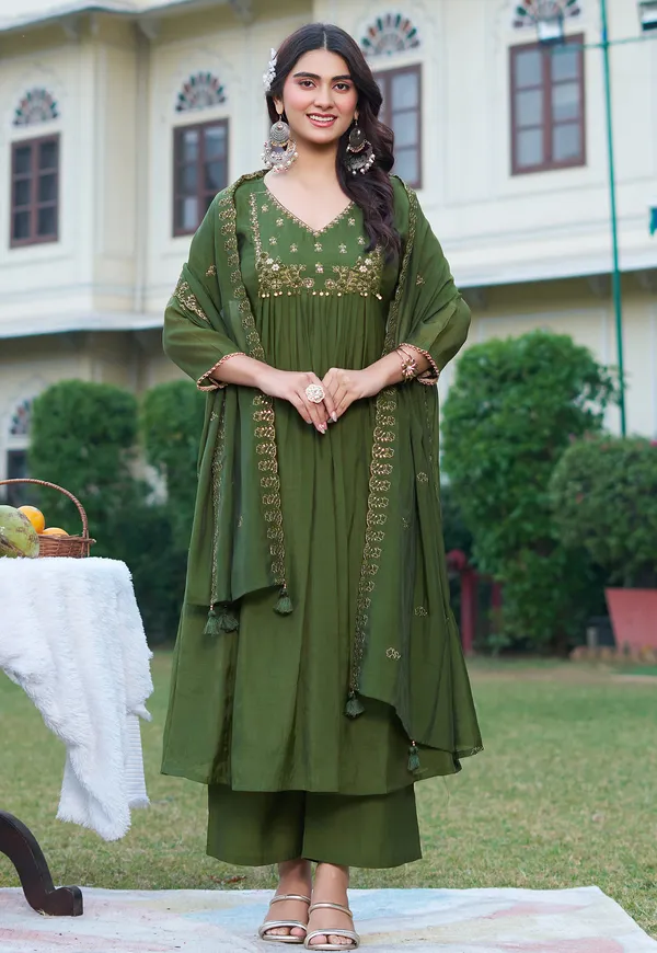 Green_Mul_Chanderi_With_Thread_Work_&_Khatli_Work_Kurta_With_Trouser_&_With_Dupatta_For_Women-IV-1018