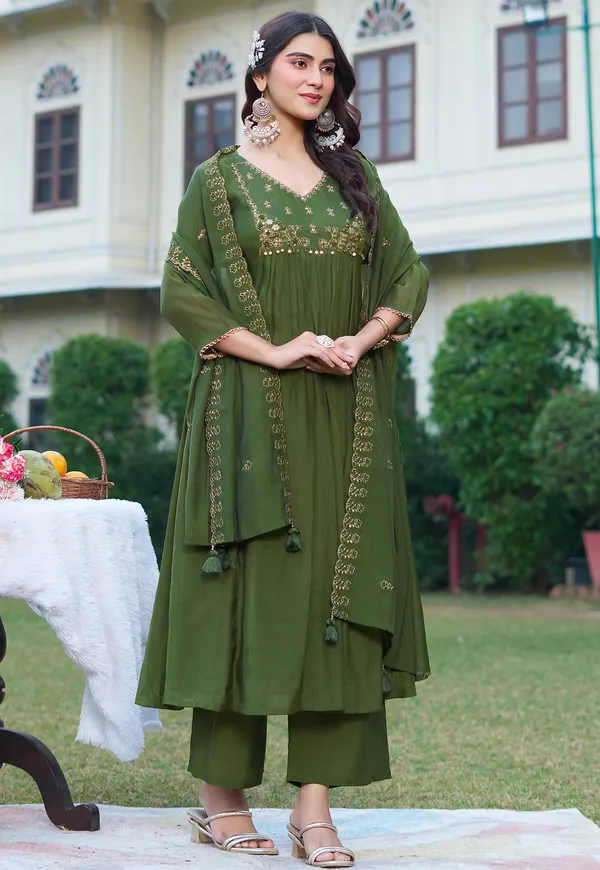 Green_Mul_Chanderi_With_Thread_Work_&_Khatli_Work_Kurta_With_Trouser_&_With_Dupatta_For_Women-IV-1018
