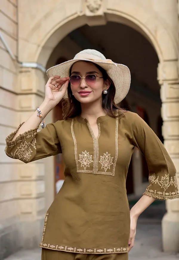 Printed_Shirt_Collar_Top_With_Trousers_Co-Ords-KORRA2