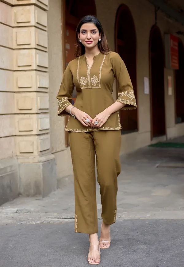 Printed_Shirt_Collar_Top_With_Trousers_Co-Ords-KORRA2