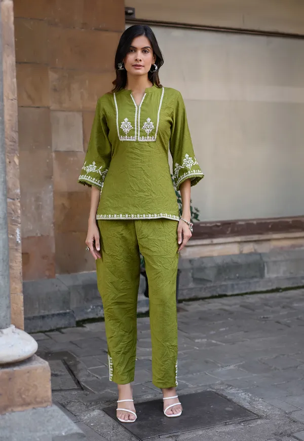 Green_Printed_Shirt_Collar_Top_With_Trousers_Co-Ords_For_Women-KORRA2