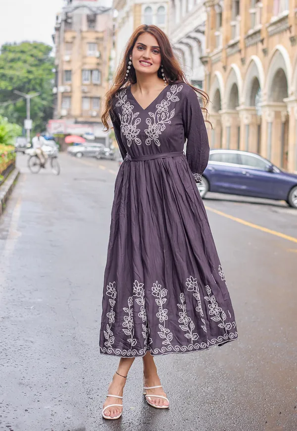Purple_Rayon_Weaving_Embroidered_Kurtis_For_Women-QUEEN