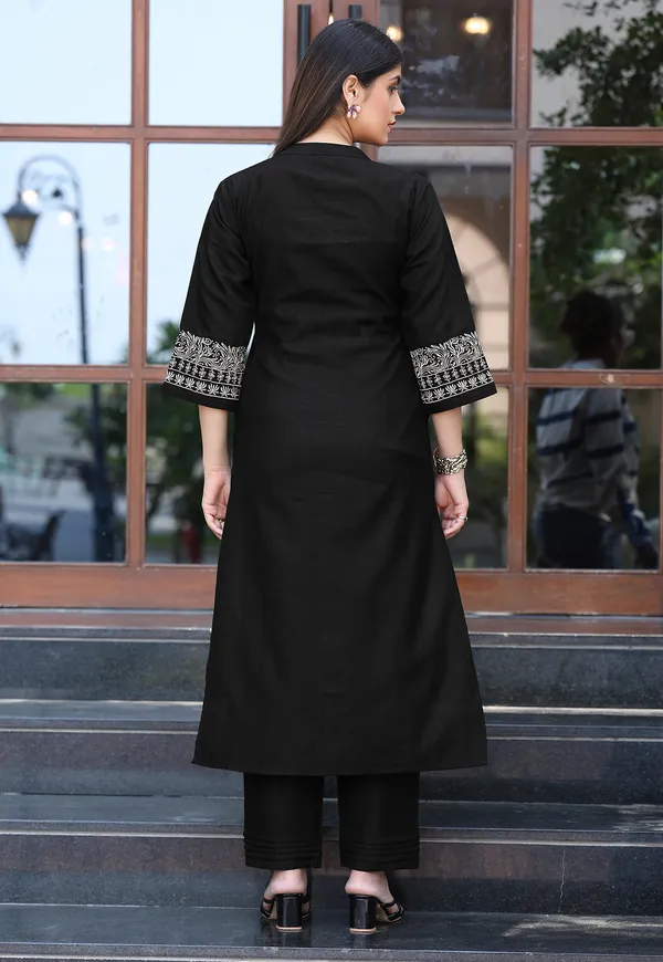 Black_Viscos_Rayon_Kurta_With_Trouser_For_Women-SAMYAA