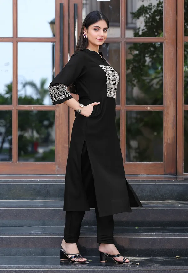 Black_Viscos_Rayon_Kurta_With_Trouser_For_Women-SAMYAA