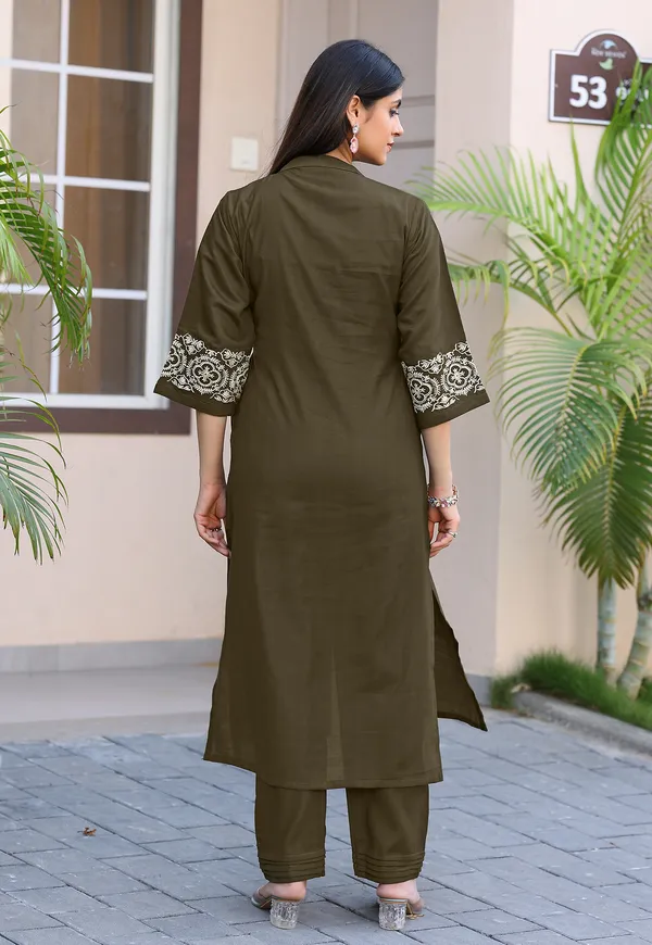 Green_Viscos_Rayon_Kurta_With_Trouser_For_Women-SAMYAA