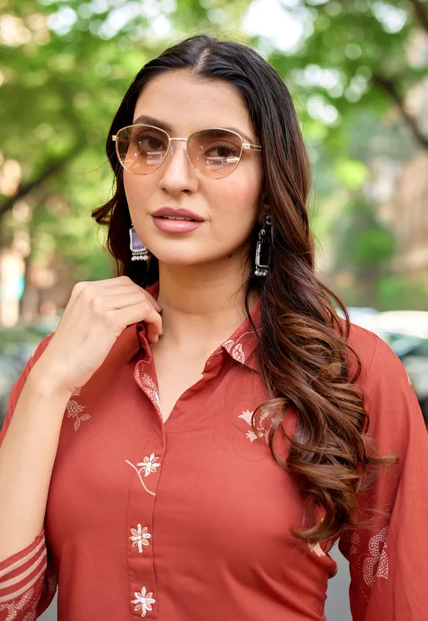 Maroon_Tunic_&_Trousers_Co-Ord_Set_For_Women-RASIKA