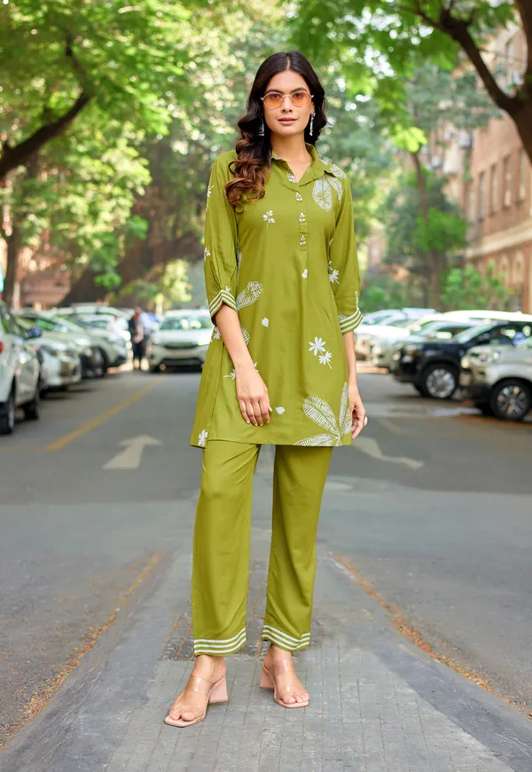 Green_Tunic_&_Trousers_Co-Ord_Set_For_Women-RASIKA