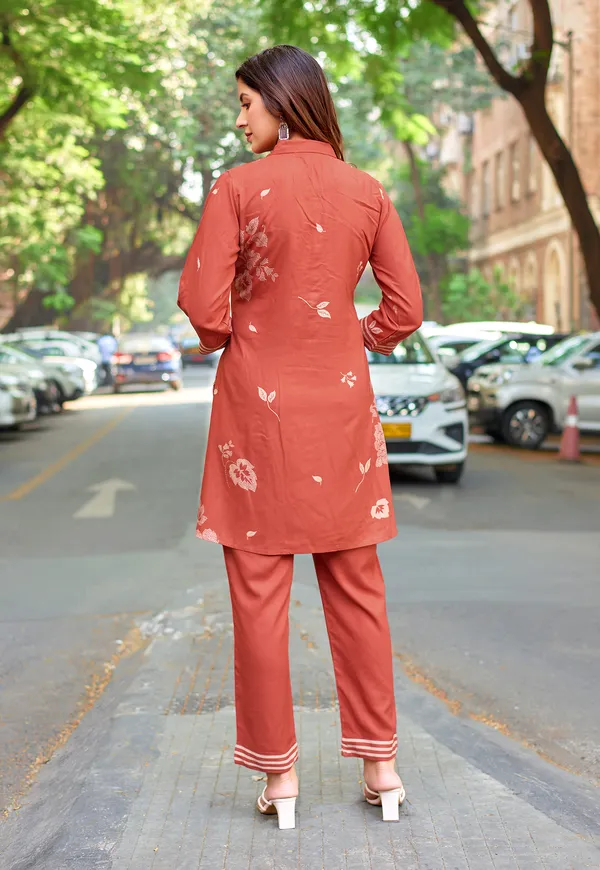 Maroon_Tunic_&_Trousers_Co-Ord_Set_For_Women-RASIKA