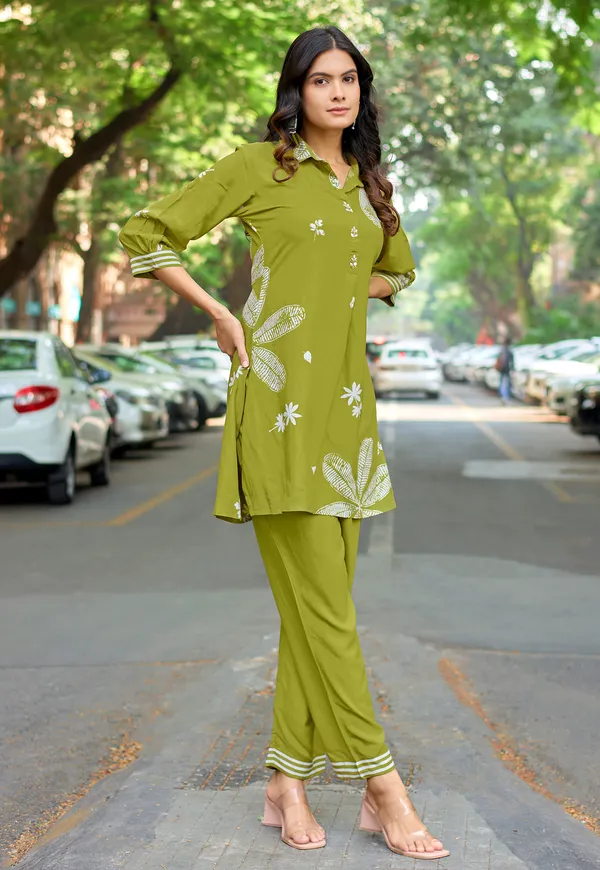 Green_Tunic_&_Trousers_Co-Ord_Set_For_Women-RASIKA