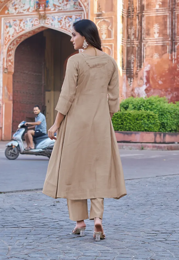 Women_Ethnic_Motifs_Embroidered_Empire_Thread_Work_Chanderi_Cotton_Kurta_with_Trousers_&_With_Dupatta-IV-1009