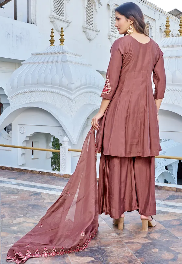 Women_Ethnic_Motifs_Embroidered_Roman_Kurta_with_Trousers_&_Dupatta-KS-217