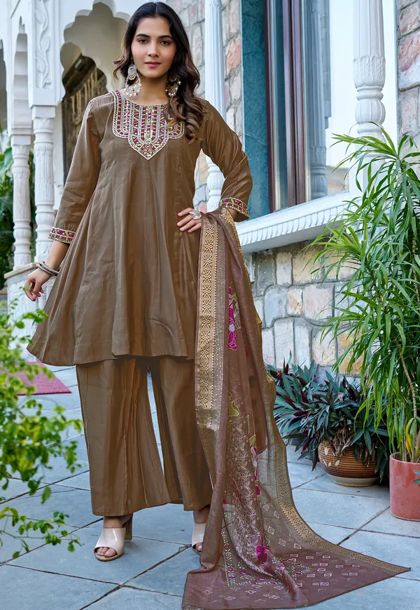 Women_Ethnic_Motifs_Embroidered_Roman_Kurta_with_Trousers_&_Dupatta-KS-224