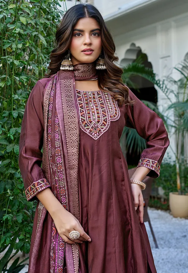 Women_Ethnic_Motifs_Embroidered_Roman_Kurta_with_Trousers_&_Dupatta-KS-225