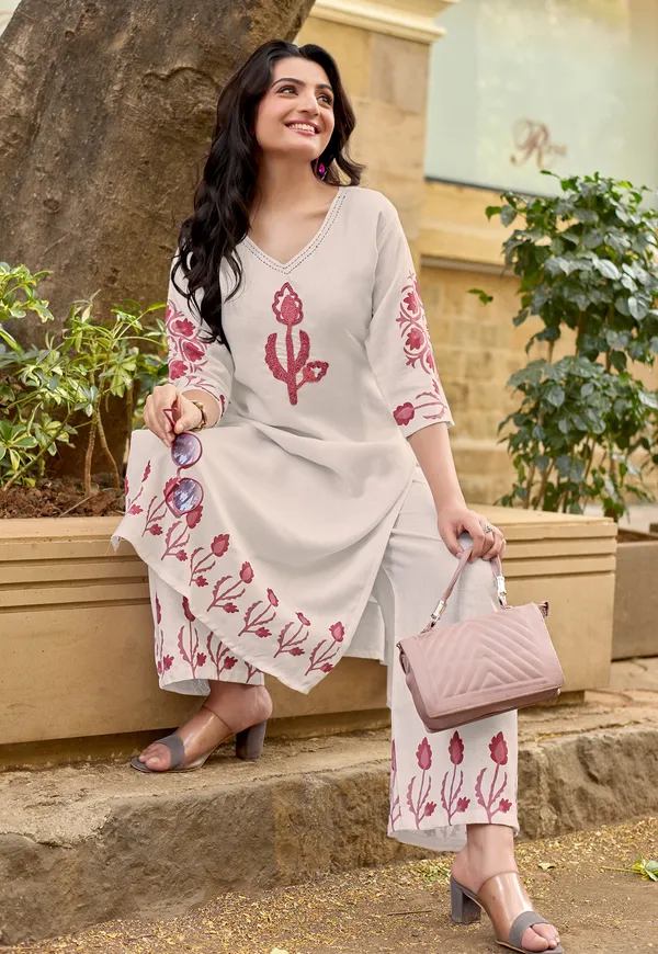 Women_Ethnic_Motifs_Printed_Regular_Kurta_with_Palazzos-IV-1034