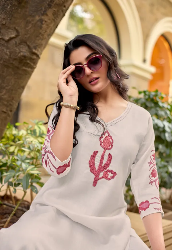 Women_Ethnic_Motifs_Printed_Regular_Kurta_with_Palazzos-IV-1034