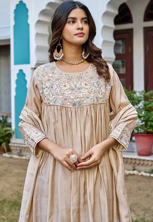 Women_Ethnic_Pure__chanderi_thred_work_&_khatli_work_Kurta_with_Trousers_&_Dupatta-KS-218