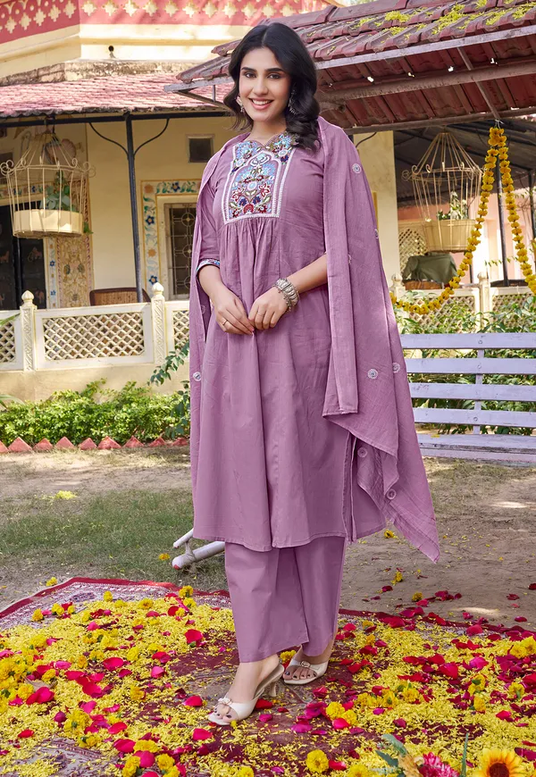 Women_Floral_Embroidered_Empire_Thread_Work_Cotton_Cambridge_Kurta__Pant_&_With_Dupatta-KS-250