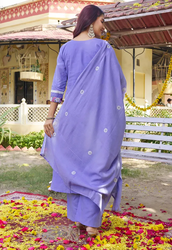 Women_Floral_Embroidered_Empire_Thread_Work_Cotton_Cambridge_Kurta__Pant_&_With_Dupatta-KS-251