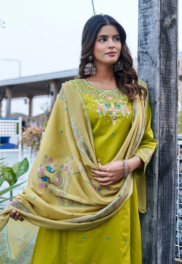 Women_Floral_Embroidered_Empire_Thread_Work_Dhabu_Cotton_Kurta_Pant_With_Dupatta-KS-265