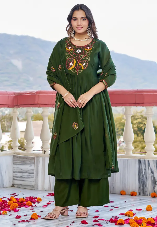 Women_Floral_Embroidered_Empire_Thread_Work_Dhabu_Cotton_Kurta_Pant_With_Dupatta-KS-266