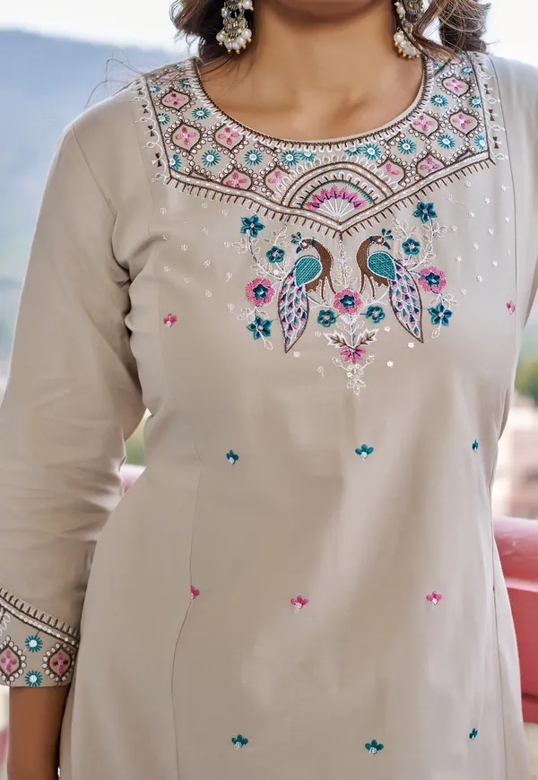 Women_Floral_Embroidered_Empire_Thread_Work_Dhabu_Cotton_Kurta_Pant_With_Dupatta-KS-267