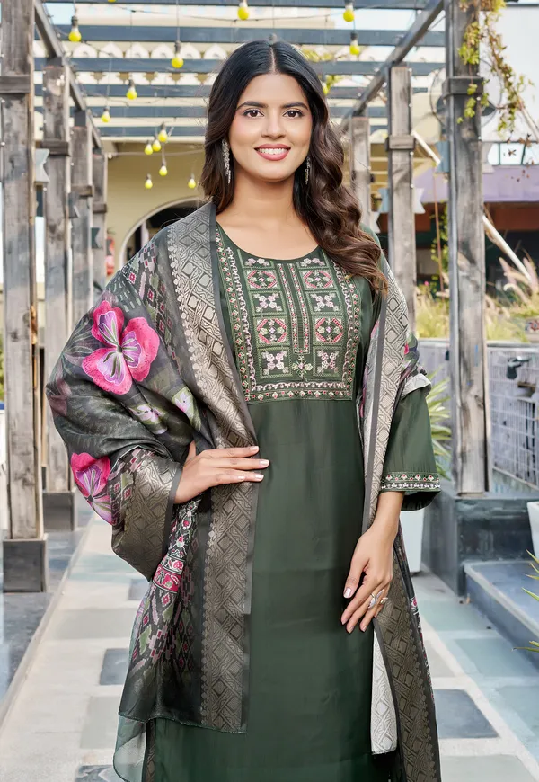 Women_Floral_Embroidered_Empire_Thread_Work_Roman_Slik_Kurta_Pant_With_Dupatta-KS-257
