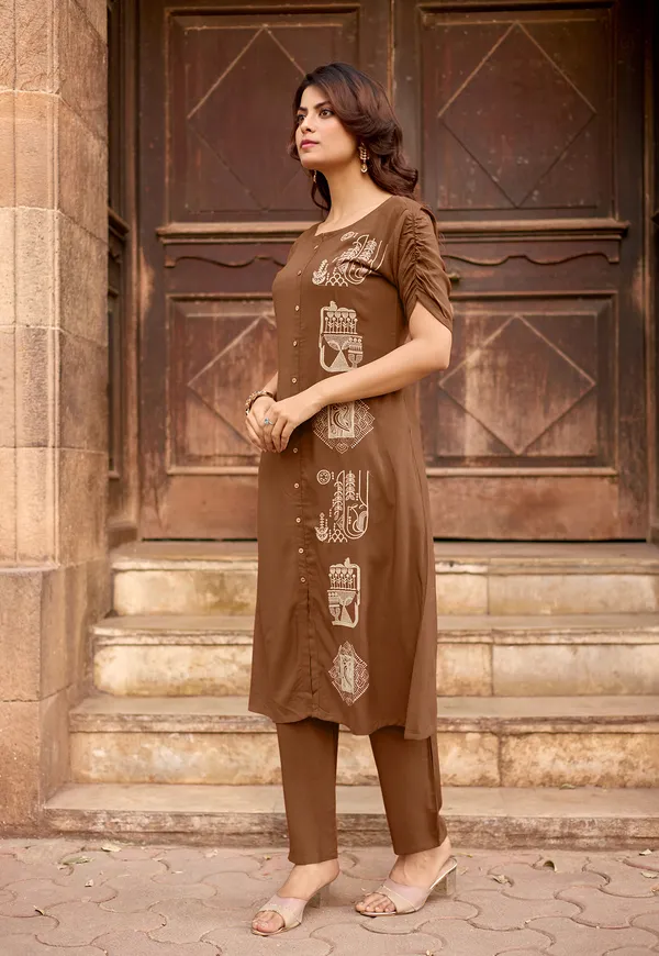 Women_Floral_Embroidered_Kurta_with_Pent-BAAWRI