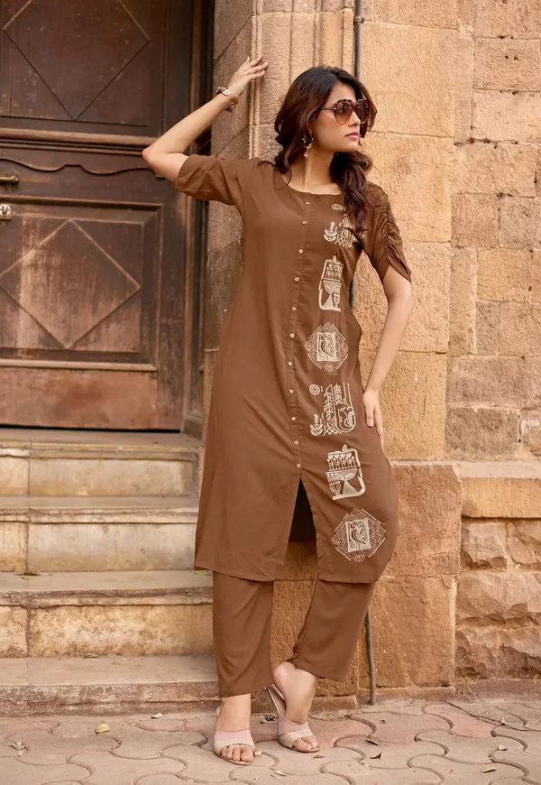 Women_Floral_Embroidered_Kurta_with_Pent-BAAWRI