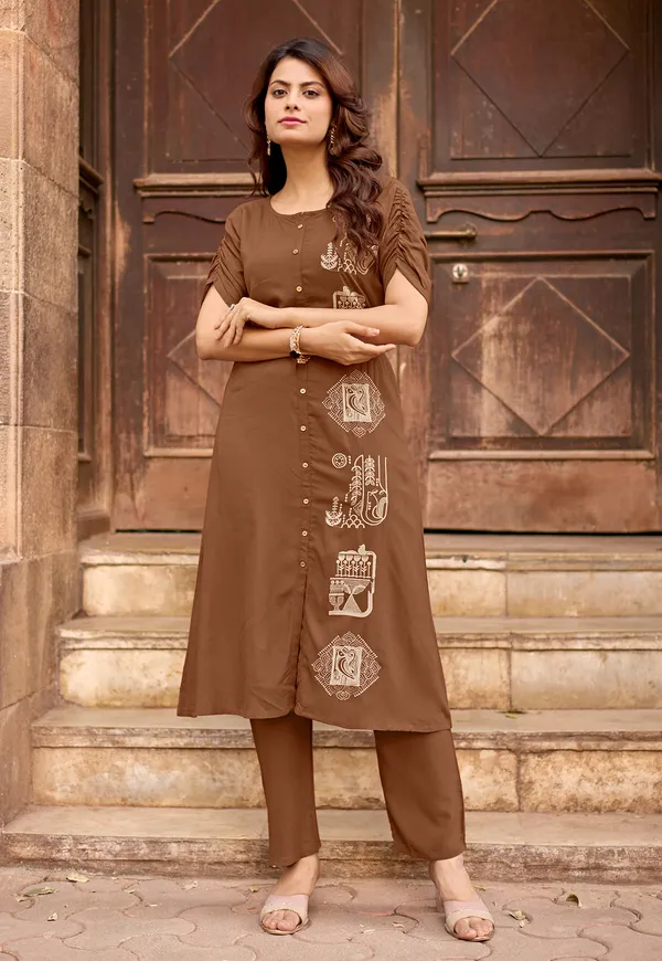 Women_Floral_Embroidered_Kurta_with_Pent-BAAWRI