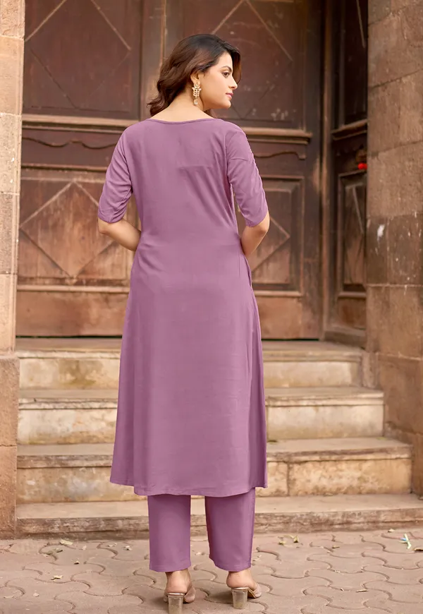 Women_Floral_Embroidered_Kurta_with_Pent-BAAWRI