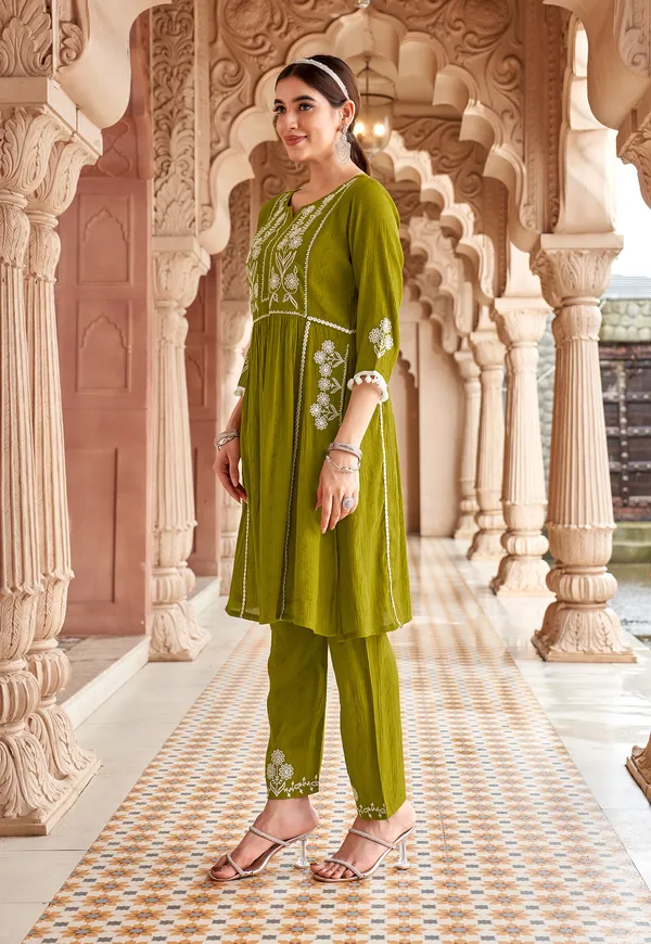 Women_Floral_Embroidered_Pleated_Thread_Work_Kurta_with_Trousers-NOVA