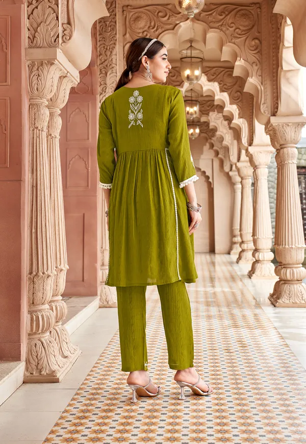 Women_Floral_Embroidered_Pleated_Thread_Work_Kurta_with_Trousers-NOVA