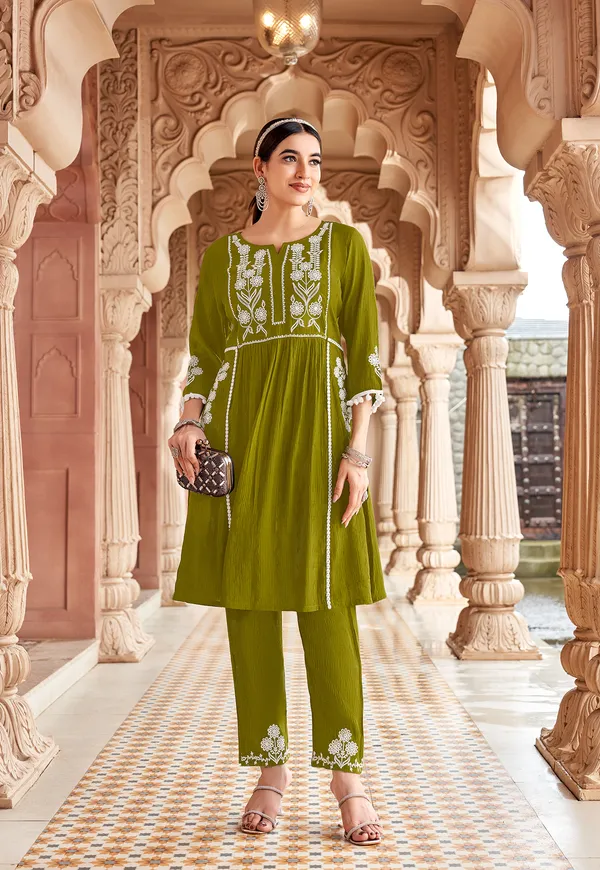 Women_Floral_Embroidered_Pleated_Thread_Work_Kurta_with_Trousers-NOVA