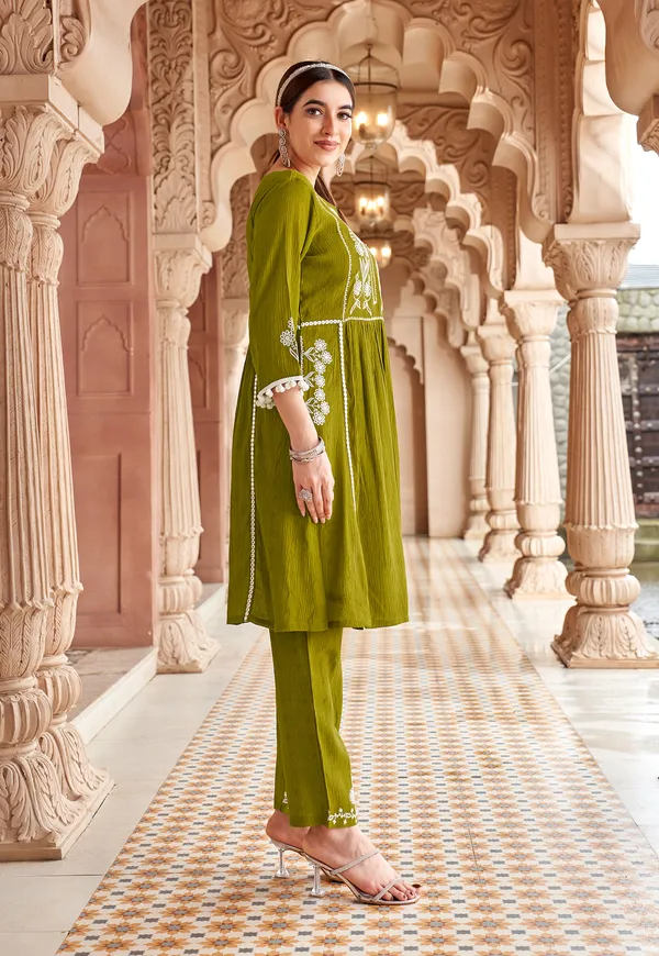 Women_Floral_Embroidered_Pleated_Thread_Work_Kurta_with_Trousers-NOVA