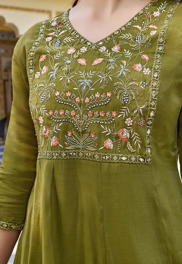 Women__Embroidered__Thread_Work_Mull_Chanderi__Kurta_with_Palazzo_&_With_Dupatta-KS-194