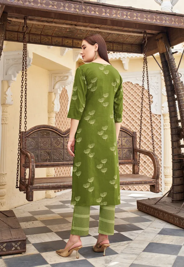 Green_Heavy_Rayon_Kurta_With_Trouser_For_Women-FLORALSTYLE