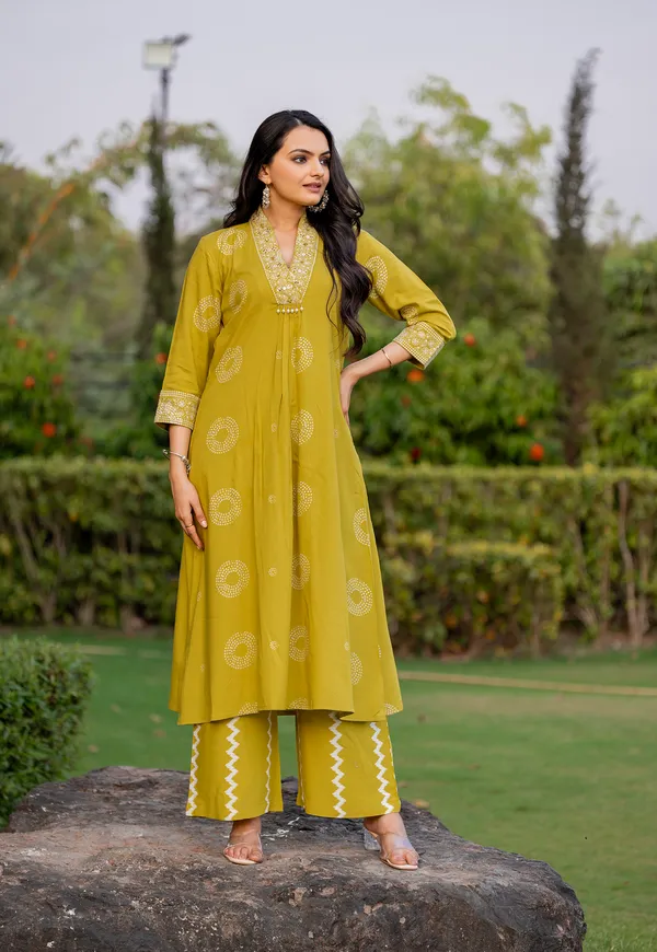 Yellow_Rayon_Print_Kurta_With_Palazzo_For_Women-VITARA
