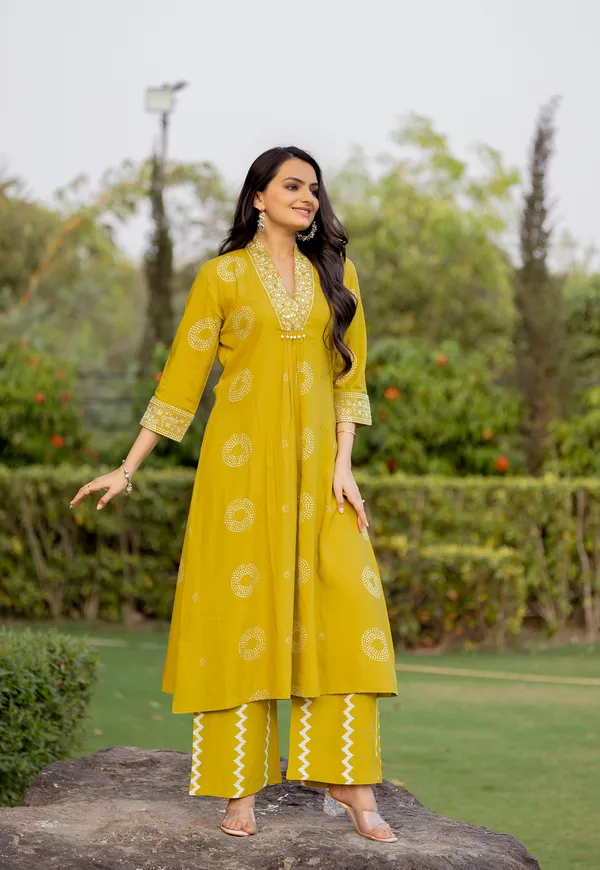 Yellow_Rayon_Print_Kurta_With_Palazzo_For_Women-VITARA