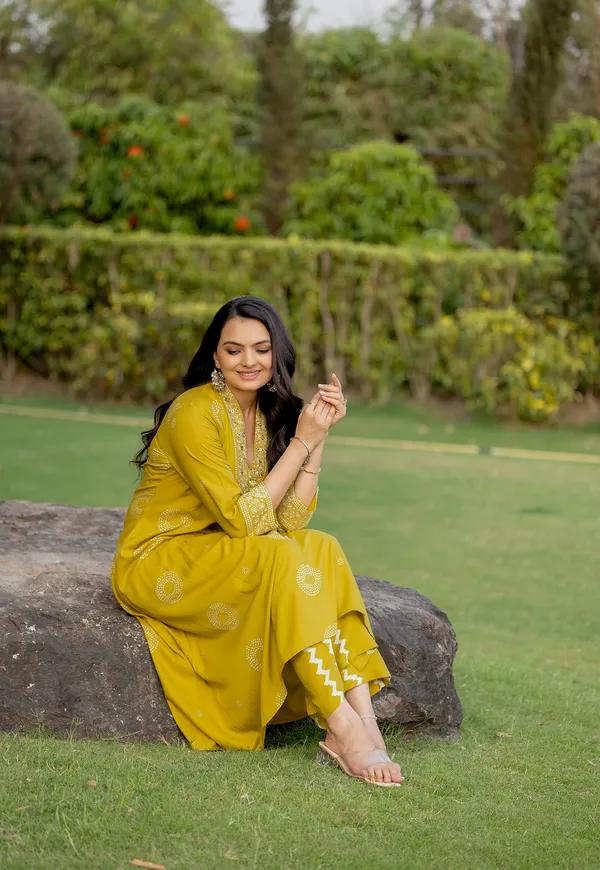 Yellow_Rayon_Print_Kurta_With_Palazzo_For_Women-VITARA