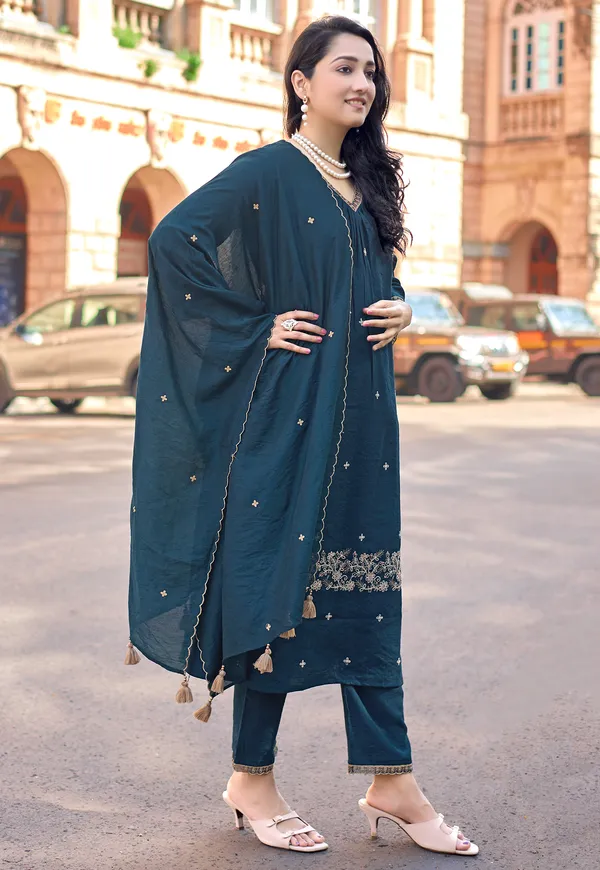Teal_Viscos_Slub_Thread_&_Hand_Work_Kurta_&_Pant_With_Dupatta_For_Women-KESARIYA