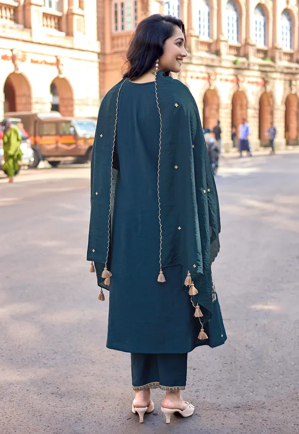 Teal_Viscos_Slub_Thread_&_Hand_Work_Kurta_&_Pant_With_Dupatta_For_Women-KESARIYA