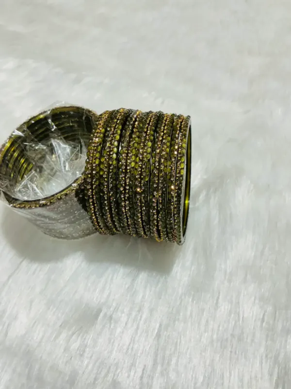 Mehndi_Premium_Glass_Bead_&_Stone_Bangles_For_Women