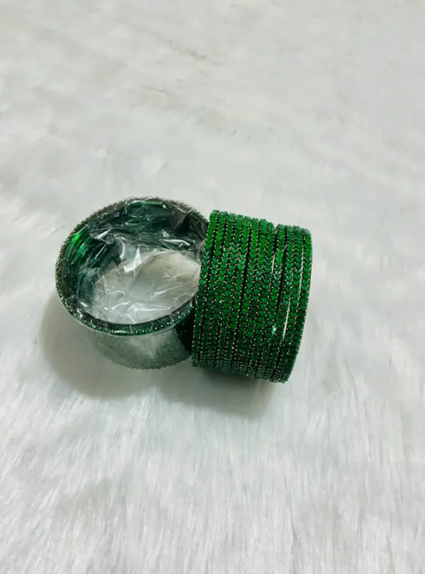 Green_Premium_Glass_Full_Heart_Pattern_Bangles_For_Women