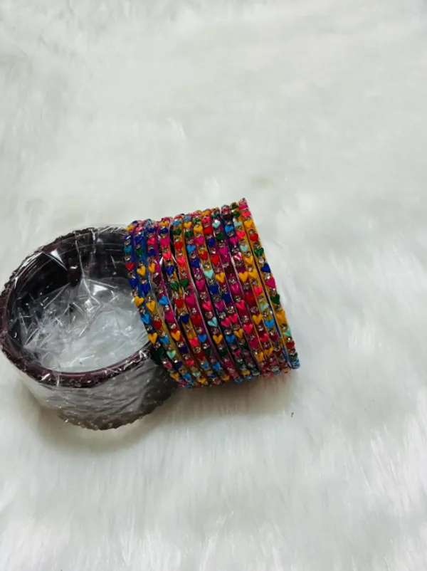 Multicolor_Premium_Glass_Heart_Design_Bangles_For_Women