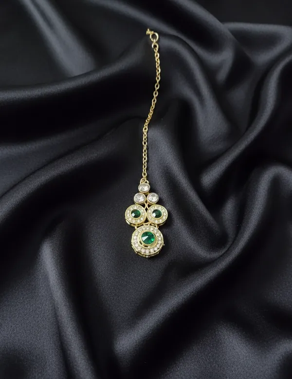 Green_Royal_Solitaire_Necklace_set_(Necklace,_Earrings_and_maangtika_)_For_Women
