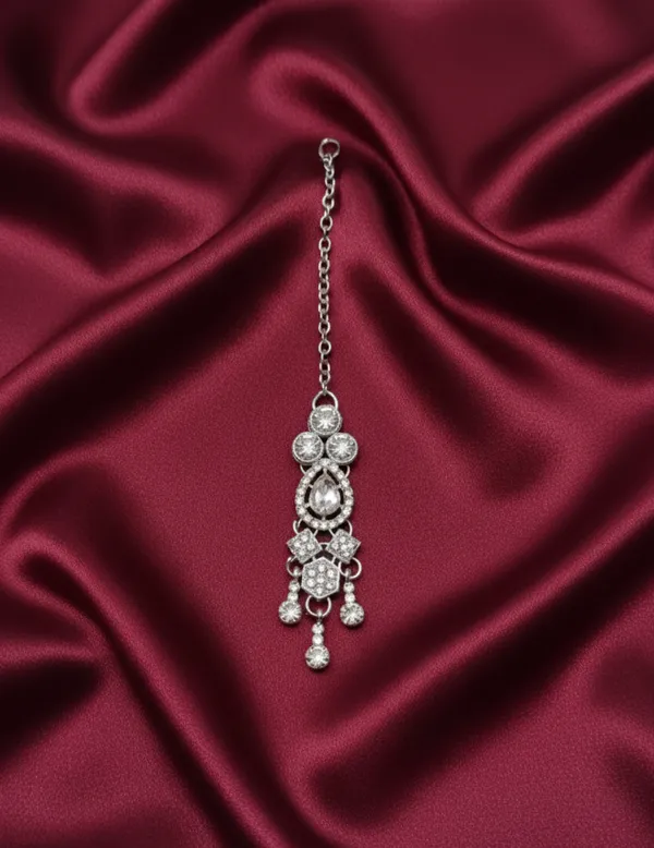 Silver_Elegant_Luxury_Necklace_Set__(Necklace,_Earrings_and_maangtika_)For_Women