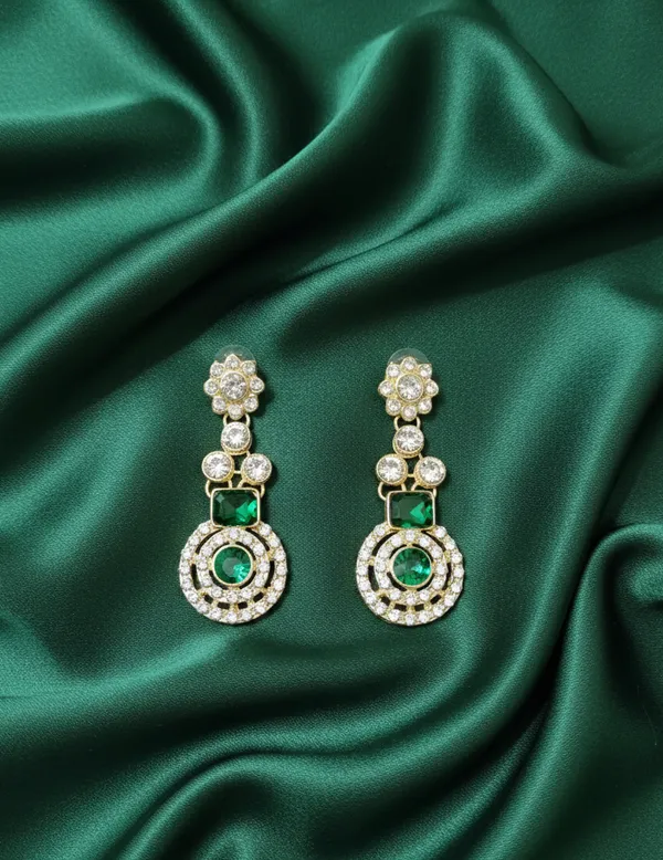 Green_Luxury_Crystal_Necklace_set_(Necklace,_Earrings_and_maangtika_)_For_Women